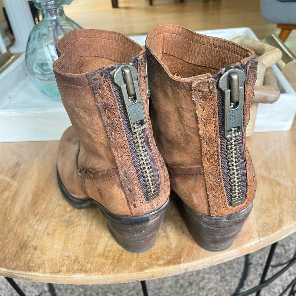 Frye Jamie zip bootie